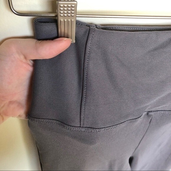 Wilfred Free for Aritizia Daria Charcoal Leggings Size Small - Picture 11 of 16